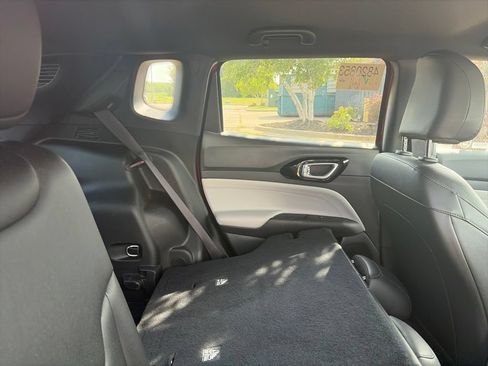 Used 2025 Jeep Compass Limited AWD/4WD image 12