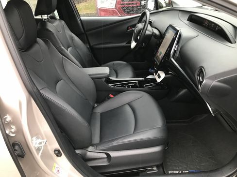 Used 2018 Toyota Prius Prime Advanced image 25