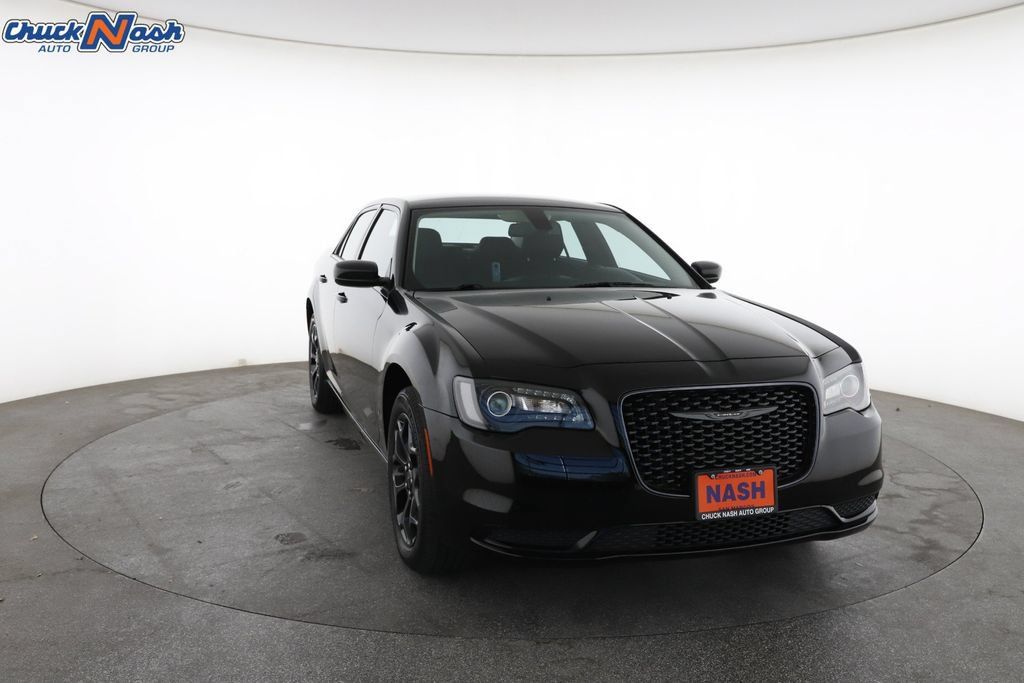 Used 2022 Chrysler 300 Touring w/ Sport Appearance Package AWD/4WD image 3