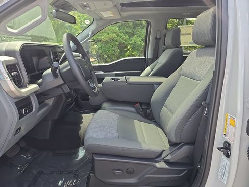 New 2026 Ford F250 XLT w/ XLT Premium Package AWD/4WD image 12