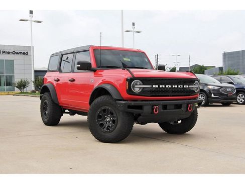 Used 2024 Ford Bronco Wildtrak AWD/4WD image 1