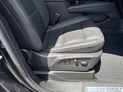 Used 2025 Chevrolet Suburban RST w/ Comfort Package RWD image 13