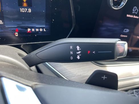 New 2026 Chevrolet Suburban Z71 w/ Comfort Package image 18