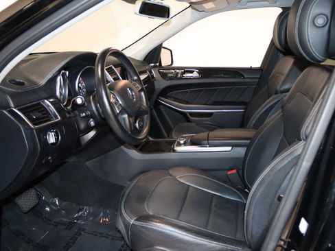 Used 2015 Mercedes-Benz GL 550 4MATIC image 38