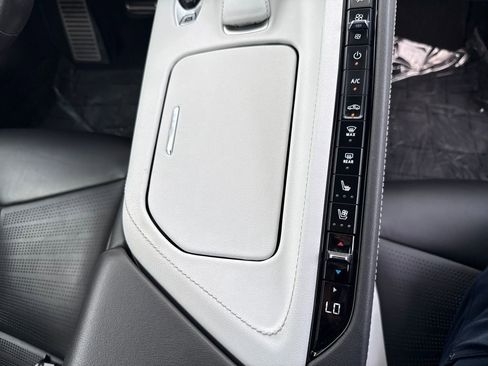 Used 2023 Chevrolet Corvette Stingray Preferred Cpe w/ 2LT RWD image 47