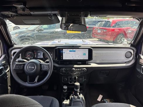 Used 2026 Jeep Gladiator Sport AWD/4WD image 17