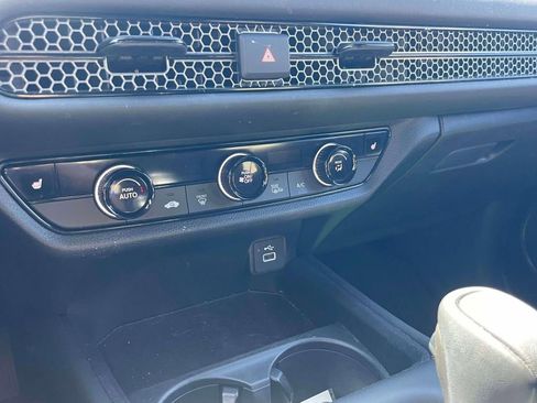 Certified 2024 Honda HR-V Sport image 29