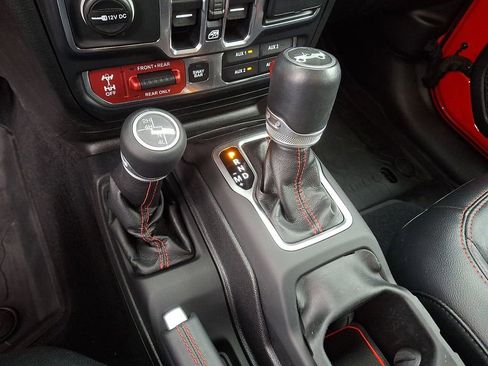 Used 2019 Jeep Wrangler Unlimited Rubicon AWD/4WD image 14