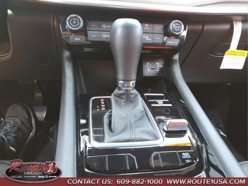 Used 2025 Jeep Compass Limited w/ Elite Group AWD/4WD image 37