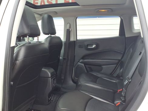 Used 2021 Jeep Compass Latitude w/ Sun and Sound Group FWD image 11