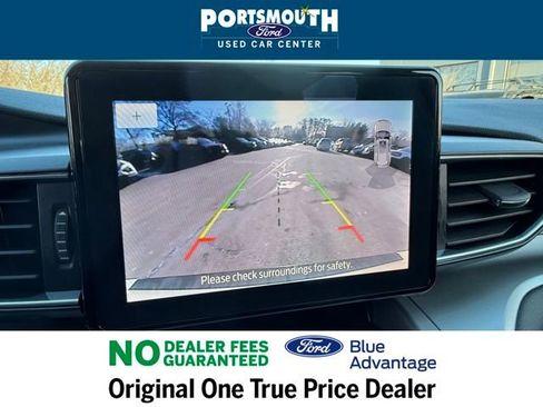 Certified 2022 Ford Explorer XLT w/ Equipment Group 202A image 11