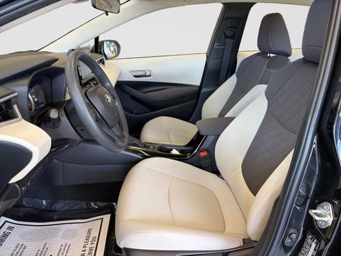 Used 2022 Toyota Corolla LE w/ LE Convenience Package image 10