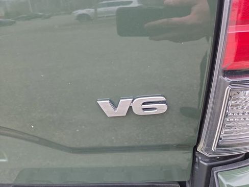 Used 2021 Toyota Tacoma Limited image 11