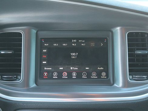 Used 2020 Dodge Charger SXT image 16