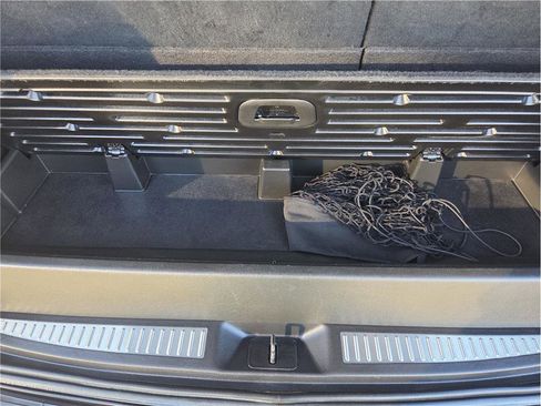 Used 2017 GMC Yukon Denali image 34