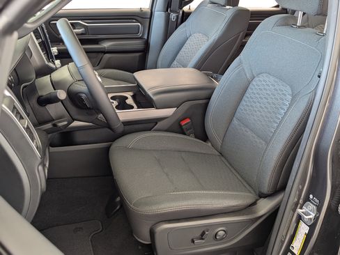 Used 2025 RAM 1500 Big Horn AWD/4WD image 16