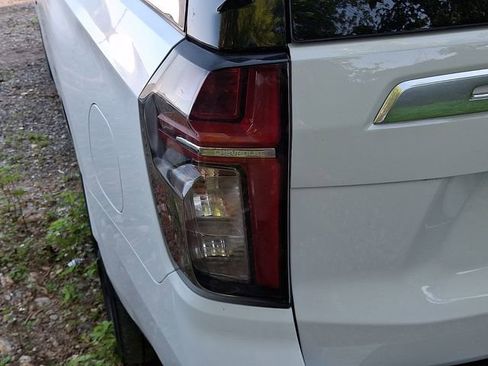 Certified 2023 Chevrolet Suburban High Country AWD/4WD image 8