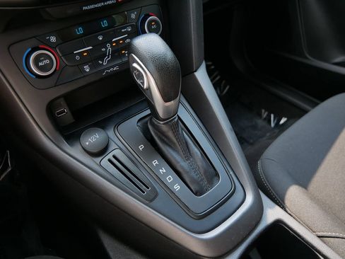 Certified 2018 Ford Focus SEL FWD image 25