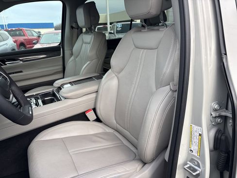 Used 2022 Jeep Wagoneer Series III image 34