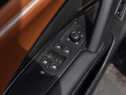 New 2026 Volkswagen Tiguan SEL R-Line AWD/4WD image 8