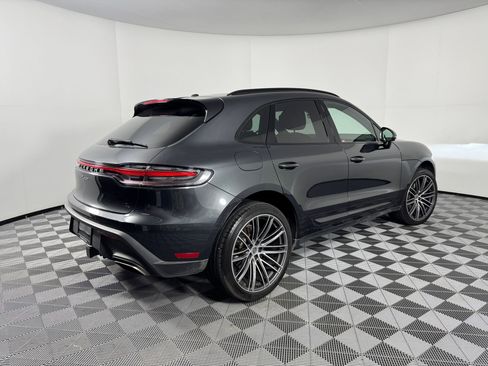 Certified 2025 Porsche Macan image 9