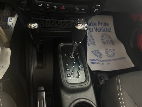 Used 2017 Jeep Wrangler Unlimited Rubicon w/ Cold Weather Group AWD/4WD image 44