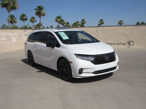 Certified 2023 Honda Odyssey Sport image 2