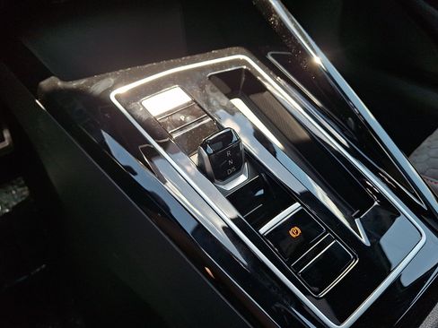 New 2026 Volkswagen GTI SE FWD image 11
