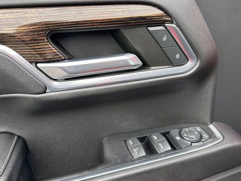 Used 2023 GMC Sierra 1500 SLE image 12