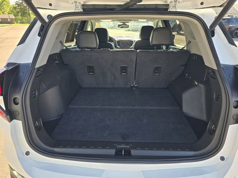 Used 2024 GMC Terrain SLT FWD image 26