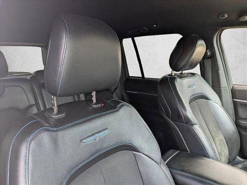 Used 2023 Jeep Grand Cherokee Trailhawk AWD/4WD image 19