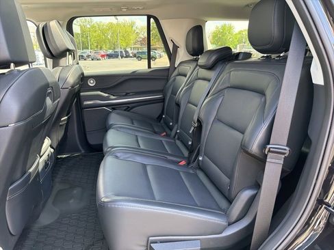 Used 2025 Lincoln Navigator Reserve AWD/4WD image 14