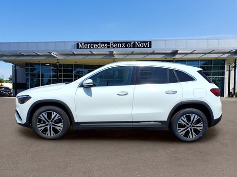 Certified 2025 Mercedes-Benz GLA 250 4MATIC image 2