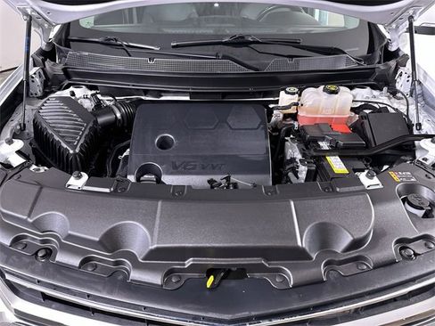 Used 2021 Chevrolet Traverse LT image 30