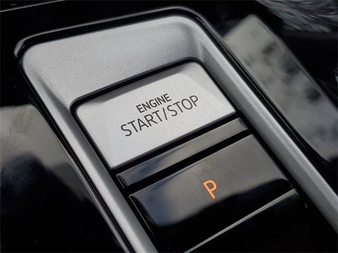 New 2026 Volkswagen Atlas Cross Sport SE image 28