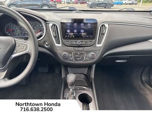 Used 2022 Chevrolet Malibu LS image 21