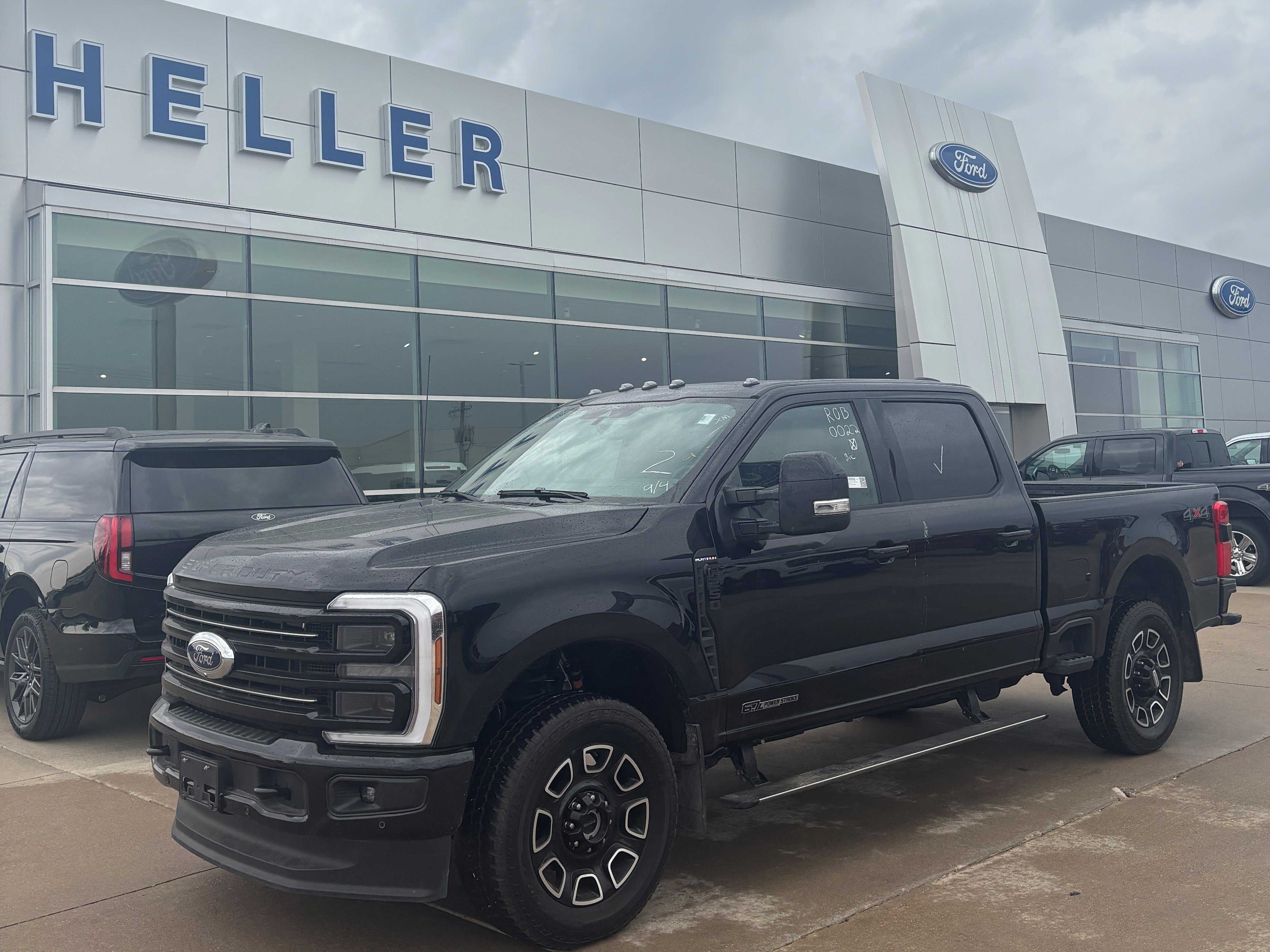 Used 2026 Ford F250 Platinum AWD/4WD image 3