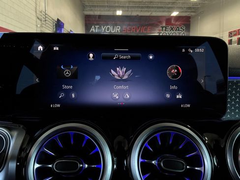 Used 2024 Mercedes-Benz EQB 250+ image 34
