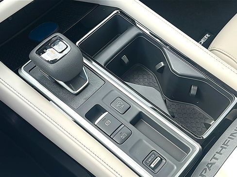 New 2026 Nissan Pathfinder SL w/ SL Premium Package FWD image 26