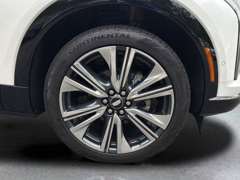 Certified 2025 Cadillac Optiq Luxury 2 AWD/4WD image 13