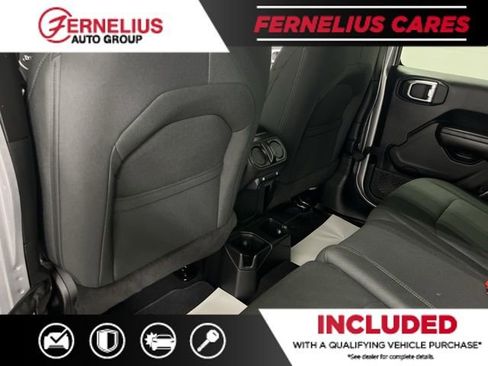 Used 2018 Jeep Wrangler Unlimited Sport S AWD/4WD image 29