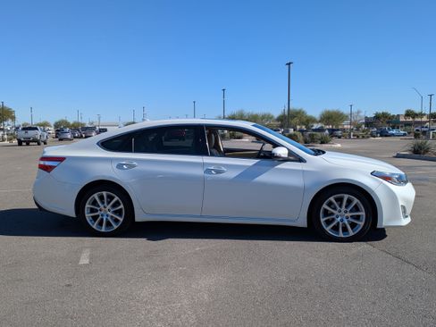 Used 2014 Toyota Avalon Limited image 6
