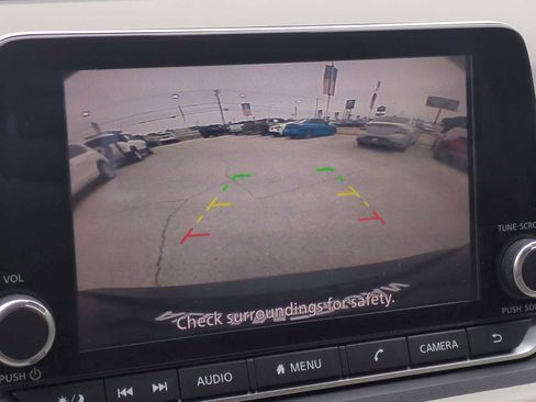 Used 2023 Nissan Rogue SV image 14