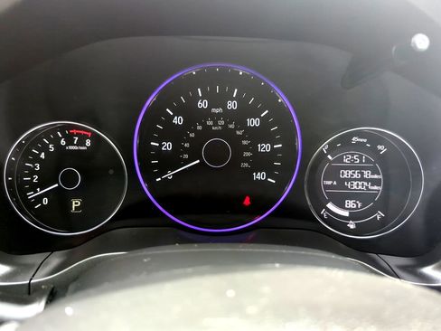 Used 2018 Honda HR-V LX image 16