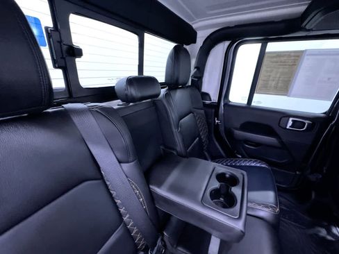 Used 2021 Jeep Gladiator Overland AWD/4WD image 40