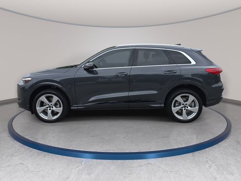 Certified 2025 Audi Q5 Premium Plus w/ Premium Plus AWD/4WD image 8