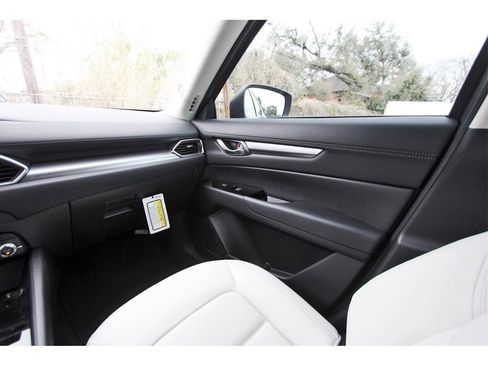 Certified 2025 MAZDA CX-5 AWD 2.5 S w/ Preferred Package image 9