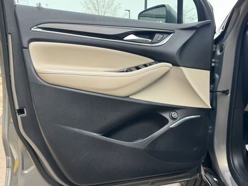 Used 2018 Buick Enclave Essence image 30