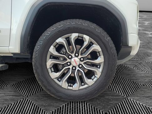 Used 2023 GMC Canyon Denali AWD/4WD image 16