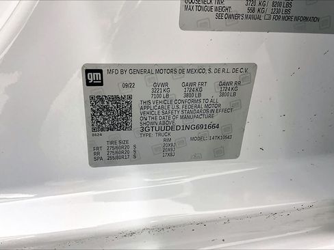Used 2022 GMC Sierra 1500 SLT w/ SLT Convenience Package AWD/4WD image 33